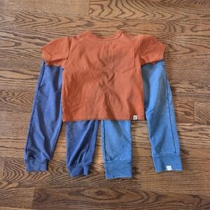 Little Road Co - Short Sleeve Tee in Monarch, Blue Joggers - 2T
